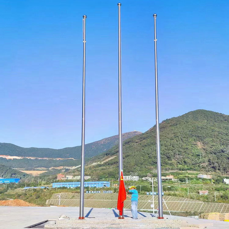 Đặc điểm chung của cột cờ inox và cột cờ nhôm Đặc điểm chung của cột cờ inox và cột cờ nhôm